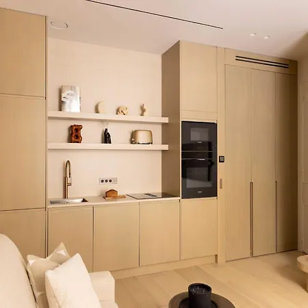 Luxury Flat- Ac-1br 4p- Madeleine Saint Honore * פריז